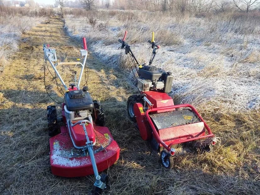 Прибирання території, покос трави