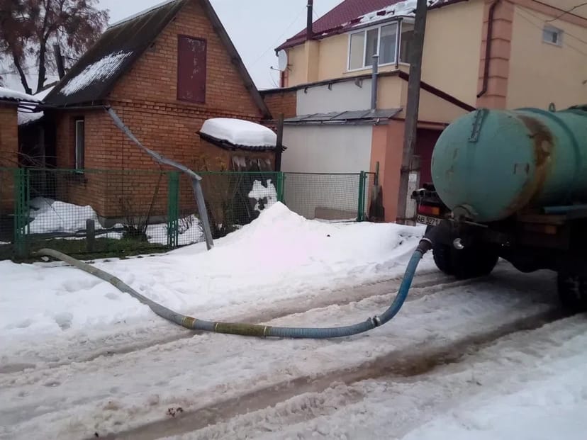 Викачка ям і туалетів, діжка 4 і 12 кубів асенізатор