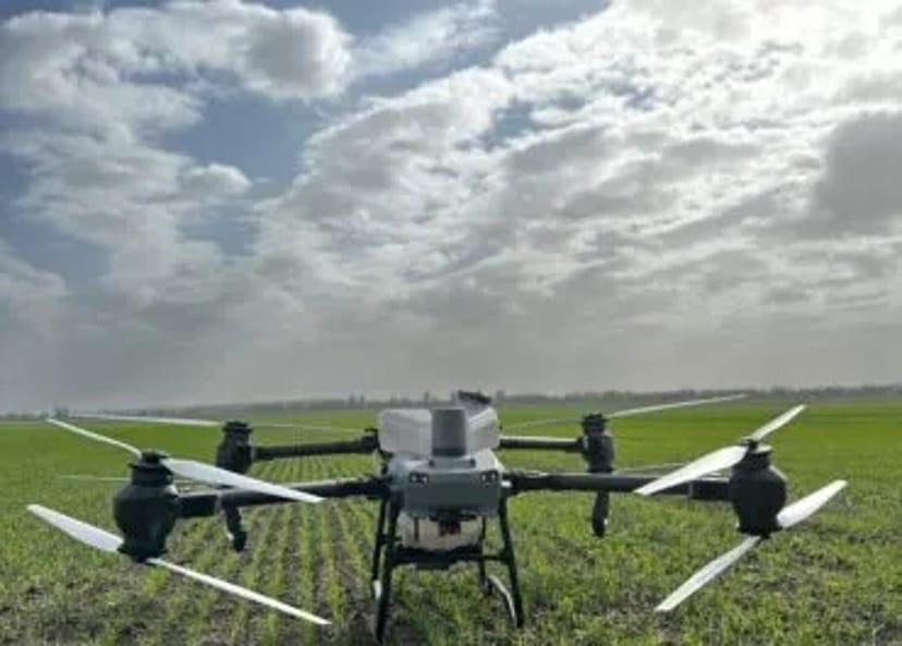 Агродрон DJI Agras: Внесення ЗЗР