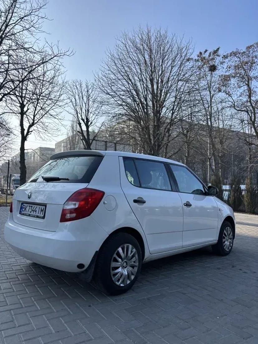 Оренда Skoda Fabia 1.2 HTP газ/бензин 3000/тиждень