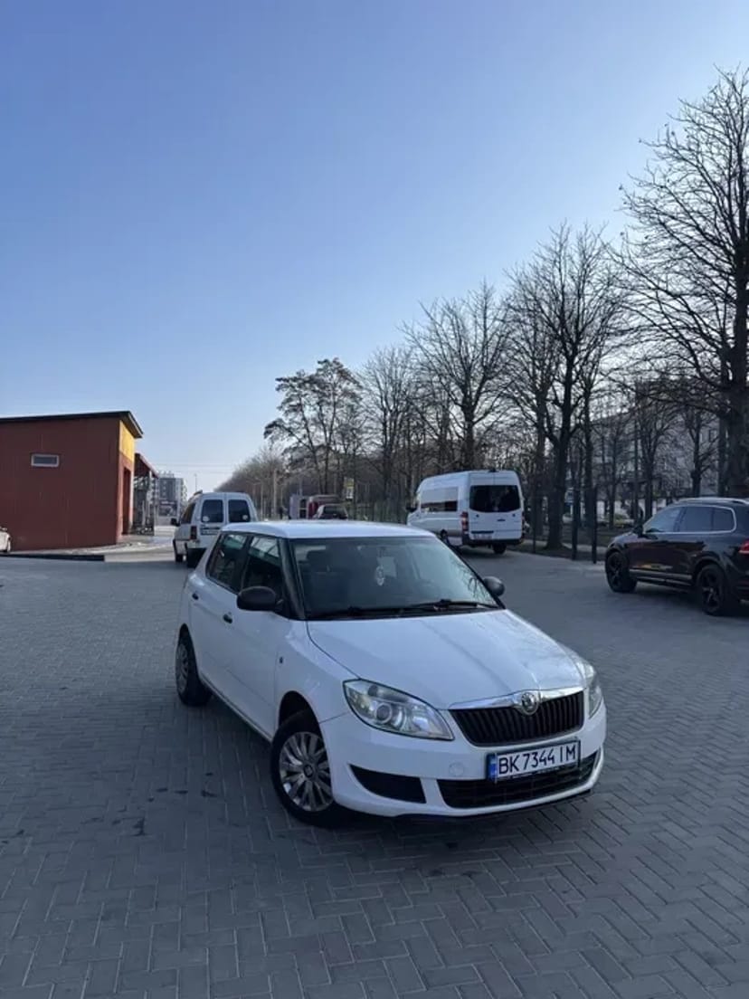 Оренда Skoda Fabia 1.2 HTP газ/бензин 3000/тиждень