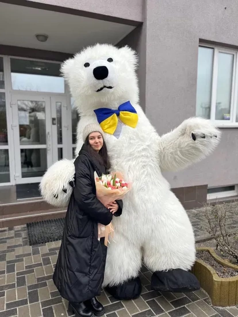 Білий ведмідь – яскравий аніматор для будь-якого свята!