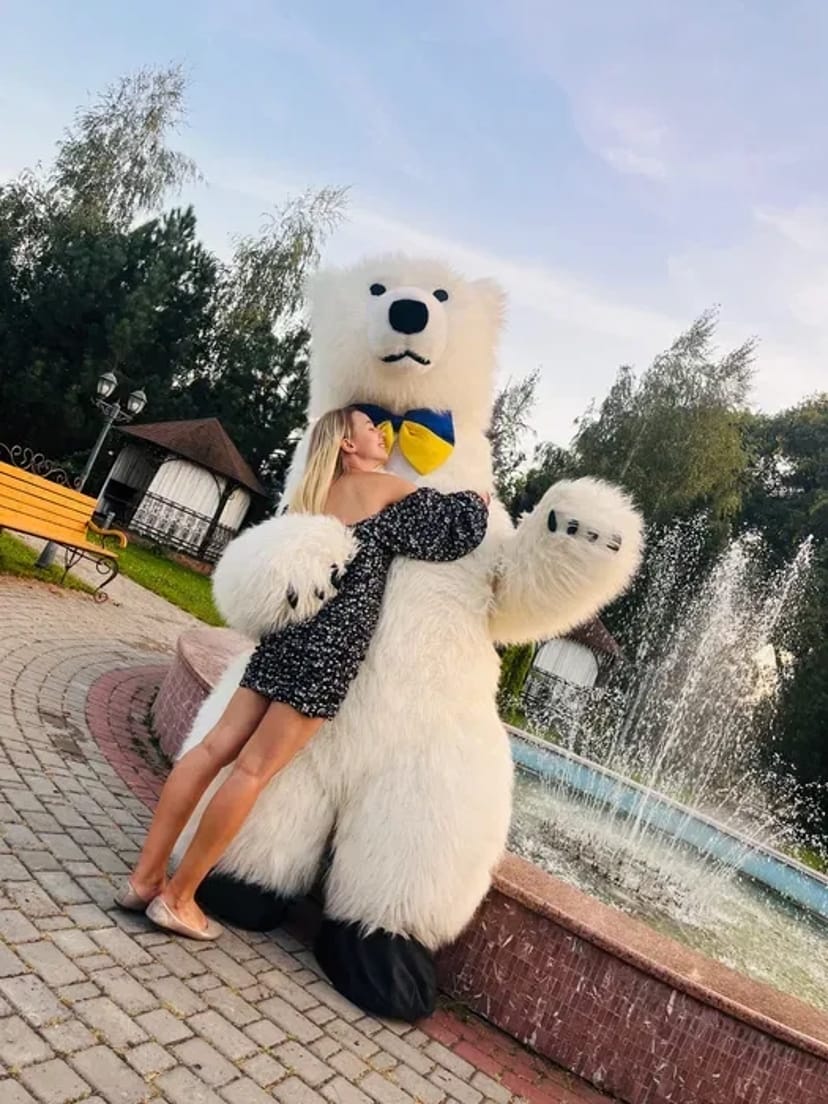 Білий ведмідь – яскравий аніматор для будь-якого свята!