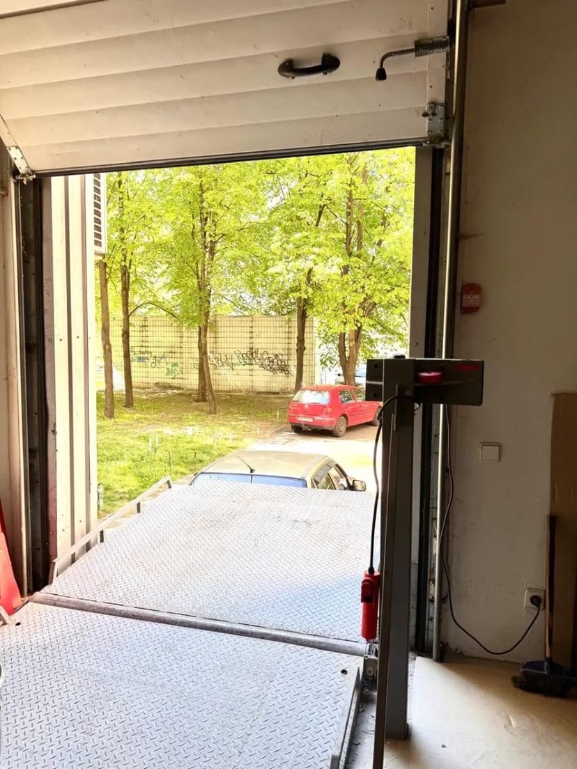 Фасадне приміщення 233 м2 в Дніпровському районі навпроти Епіцентру