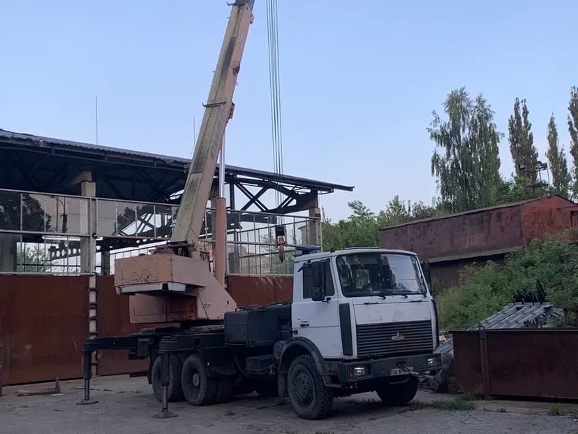Автокран КТА-25 на базі МАЗ для монтажних робіт