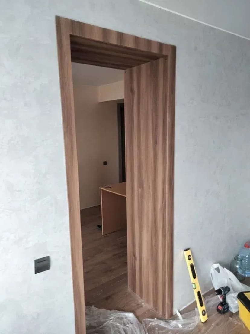 Монтаж, встановлення міжкімнатних, вхідних дверей.