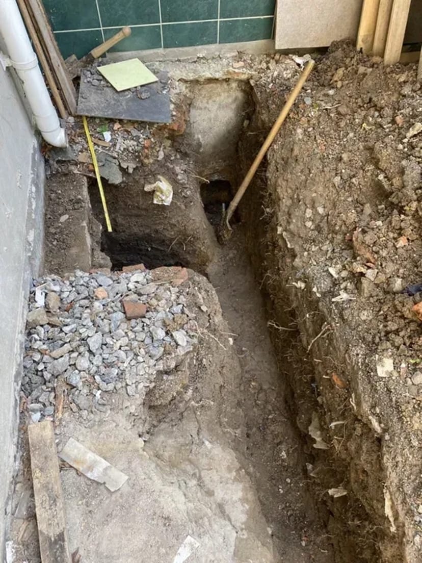 Копка ям, траншеї, фундаментів, басейнів та земляні роботи