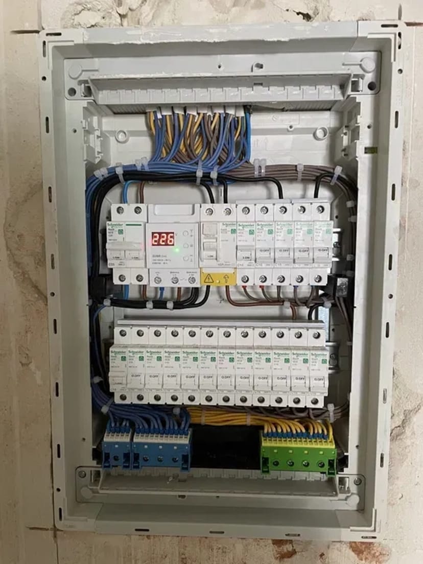 Електромонтажні роботи,електрик,електрик Львів, електрика в квартирі