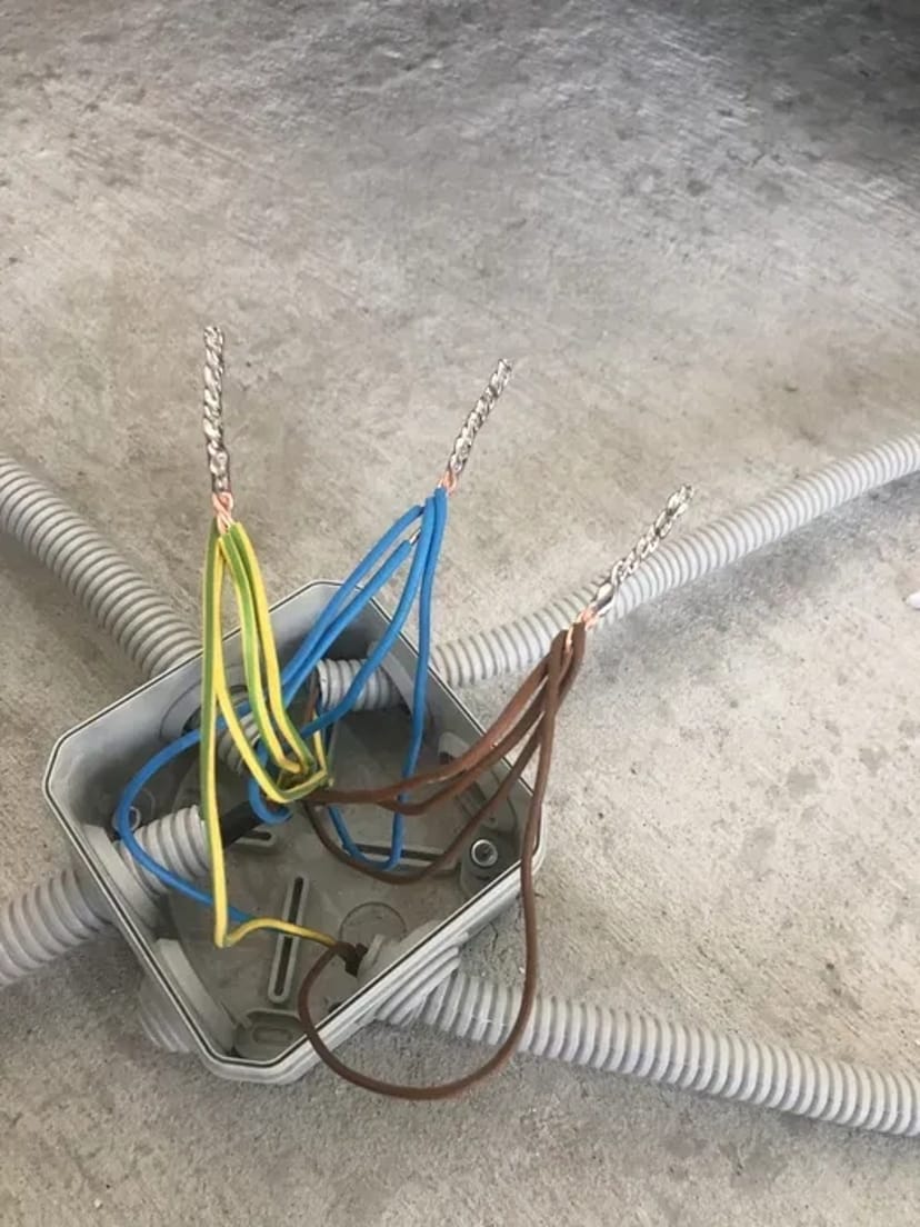 Електромонтажні роботи,електрик,електрик Львів, електрика в квартирі