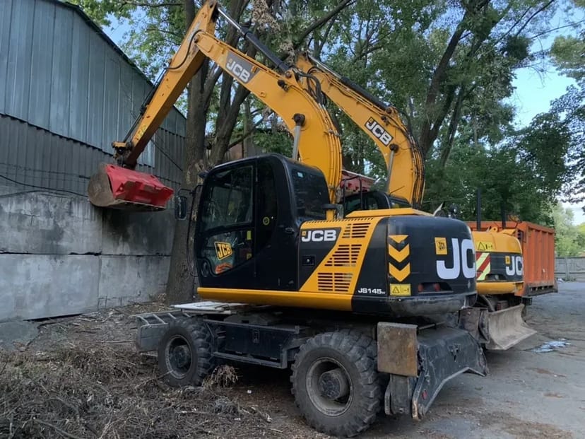 Екскаватор повноповоротний