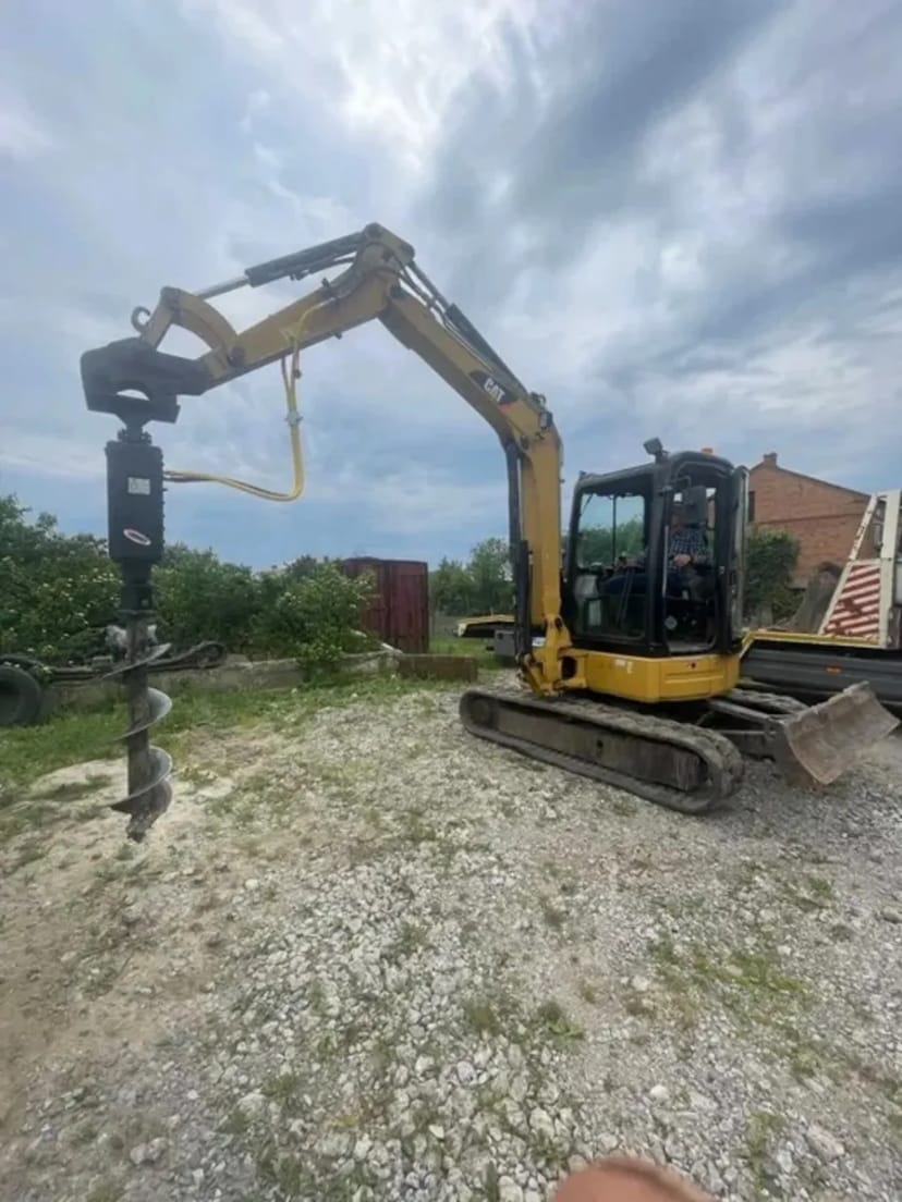 Ямобур для швидкого буріння отворів у ґрунті