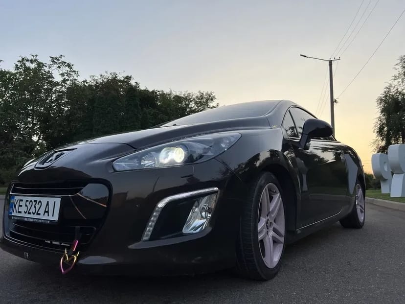 Авто (кабріолет) для фотозйомок та поїздок