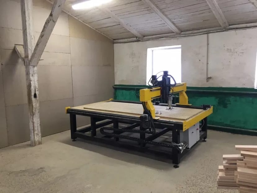 ЧПУ станок фрезер рейка та інтегрована 4-та обертова вісь (поворотний стіл).