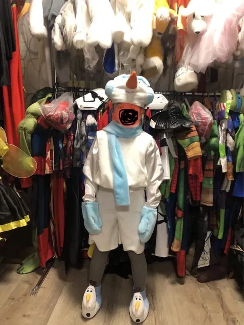 Новорічні та святкові костюми для дітей та дорослих