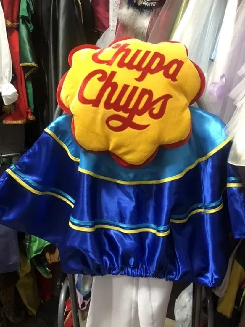 Новорічні та святкові костюми для дітей та дорослих