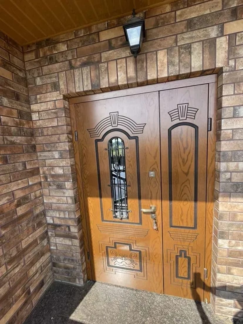 Реставрація вхідних дверей