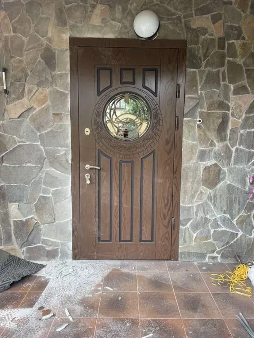 Реставрація вхідних дверей