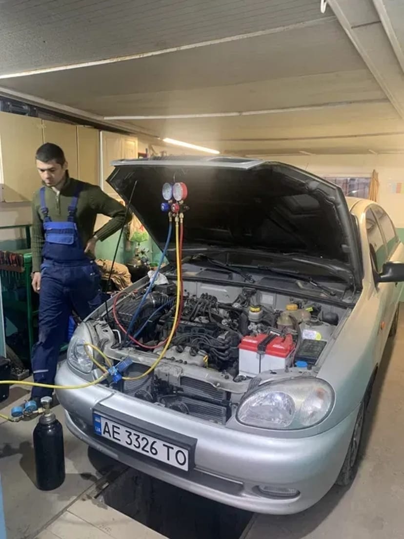Чищення кондиціонера антибактеріальна обробка. Заправка авто кондиціонерів