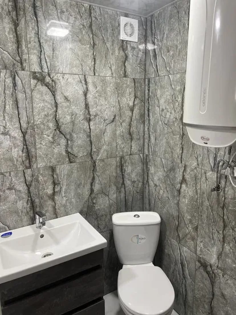 Шпаклевка, гипсокартон, стяжка, отопление, кафель.