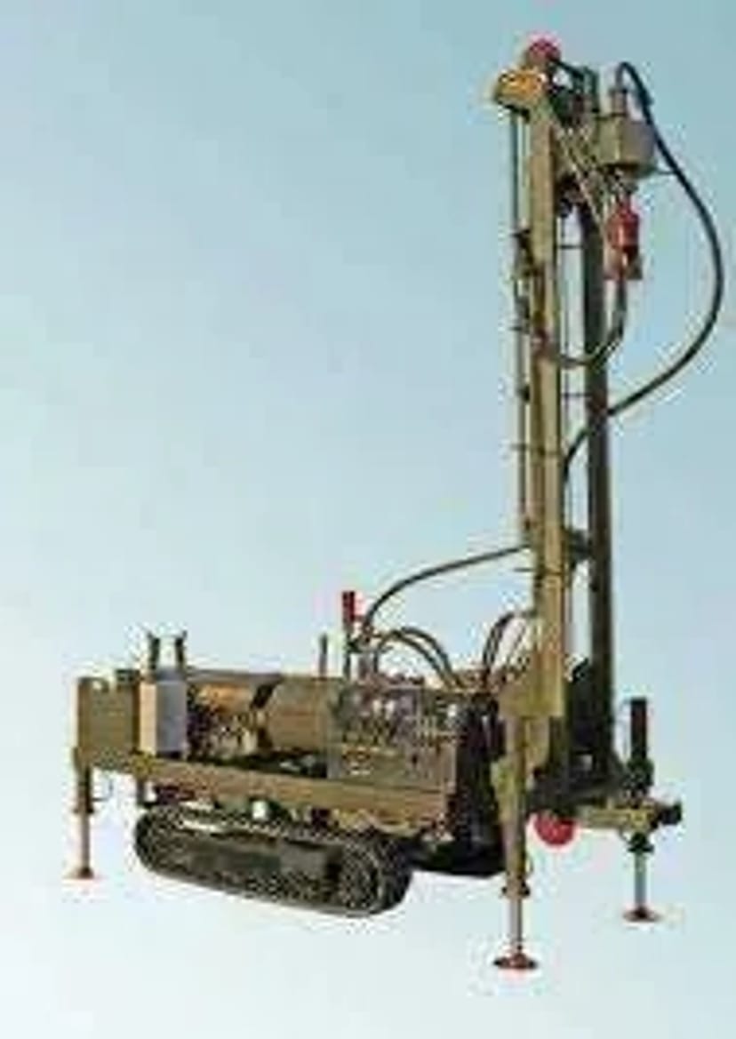 Буріння скважин на воду в твердих породах до 200м