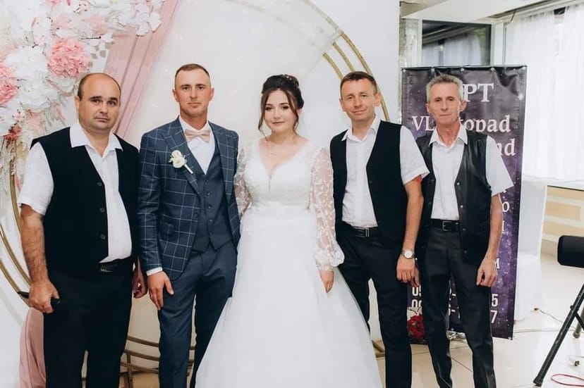 Музиканти на урочисті події Весільний Листопад