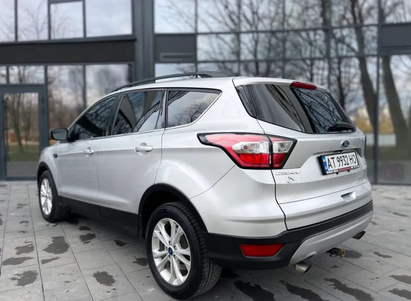 Ford Escape від 29€ за добу