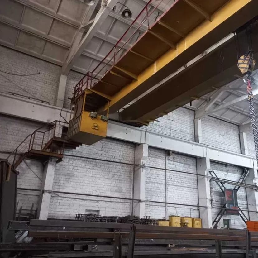 Цех 2090 кв.м. (або половина ) з кранами 12т.