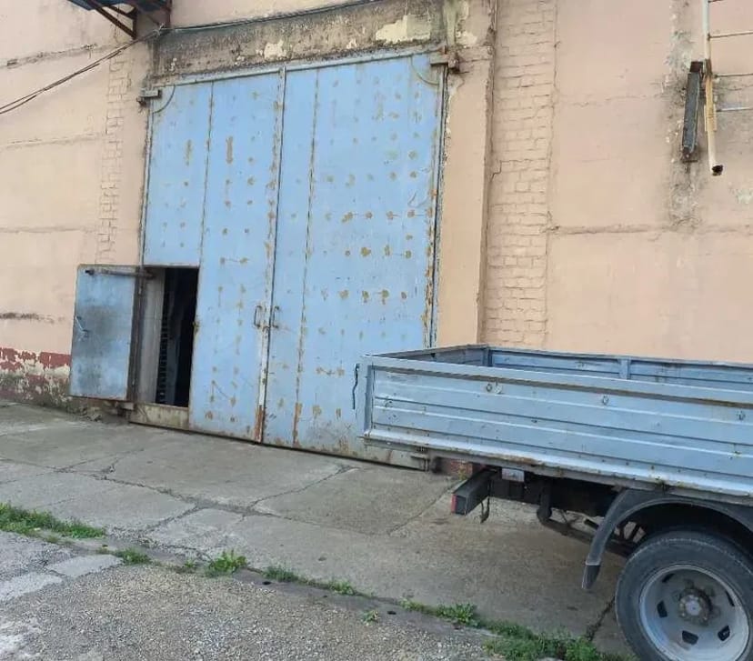 Цех 2090 кв.м. (або половина ) з кранами 12т.