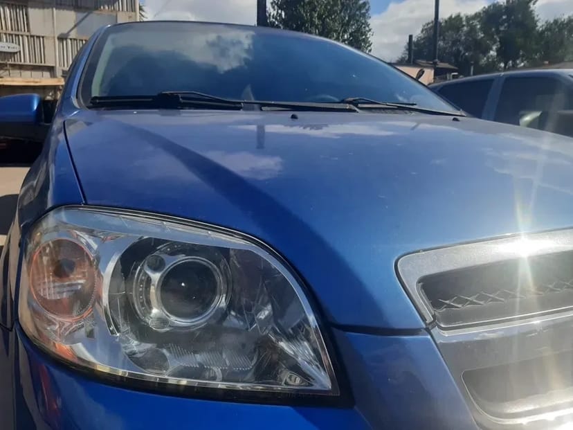 Професійне Тонування Скла Автомобіля : Стиль та Комфорт