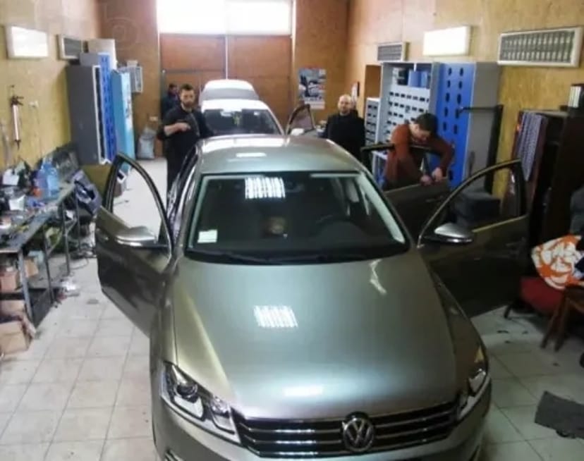 Професійне Тонування Скла Автомобіля : Стиль та Комфорт