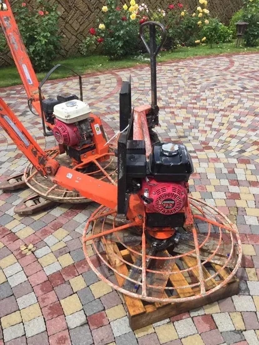 Затирочна машина по бетону