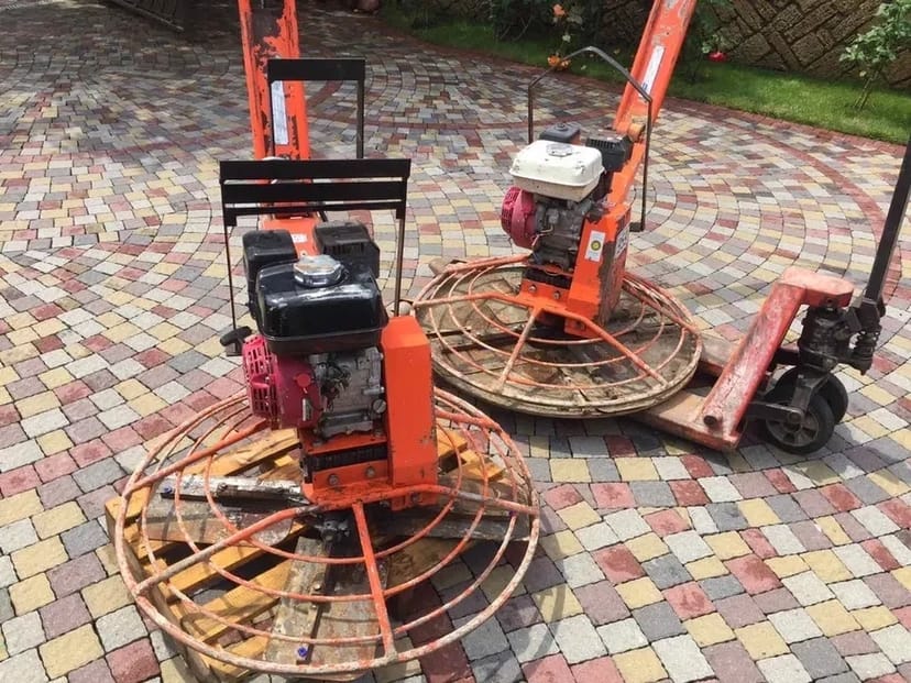 Затирочна машина по бетону