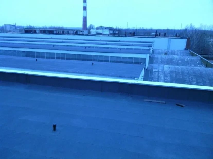 Ремонт покрівлі єврорубероїдом. Покрівельники з досвідом 27 років.