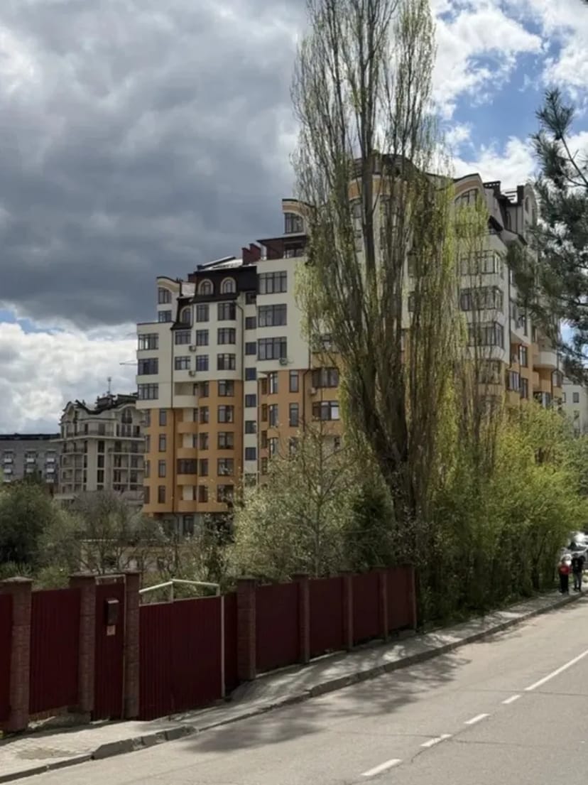 Паркомісце, Роксолани, 16 (довгостроково)