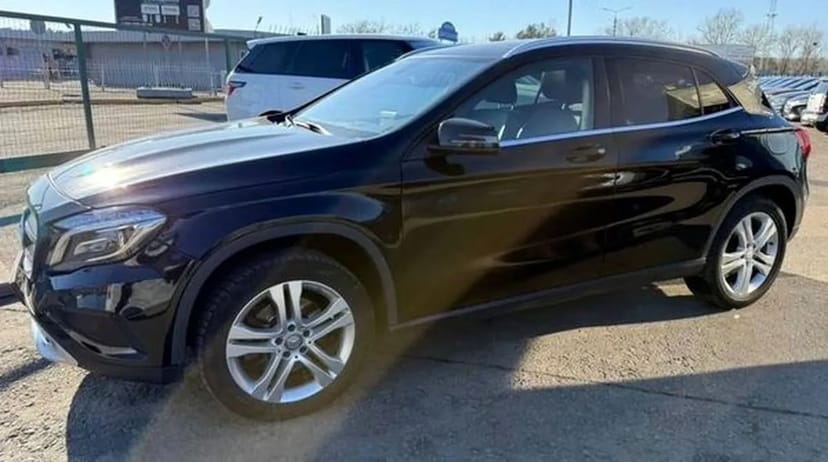445 Позашляховик Mercedes-Benz GLA 250 на весілля