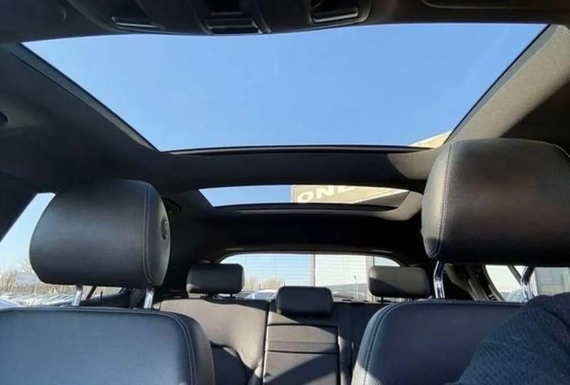 445 Позашляховик Mercedes-Benz GLA 250 на весілля