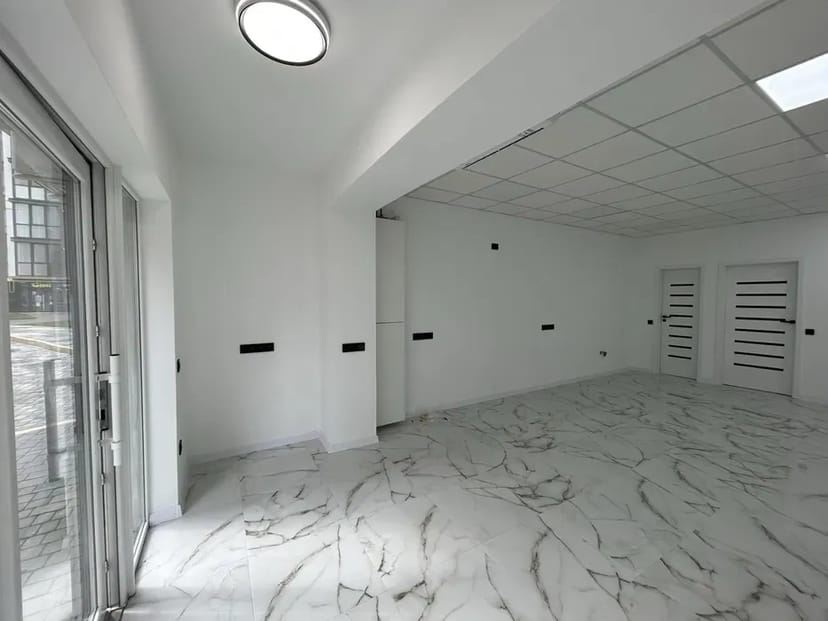 Комерційне приміщення з ремонтом ЖК Липки вул.Мазепи 164