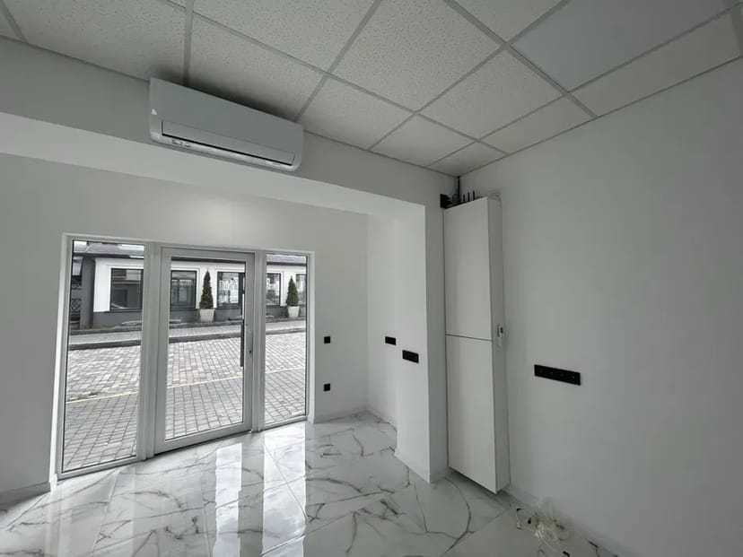 Комерційне приміщення з ремонтом ЖК Липки вул.Мазепи 164