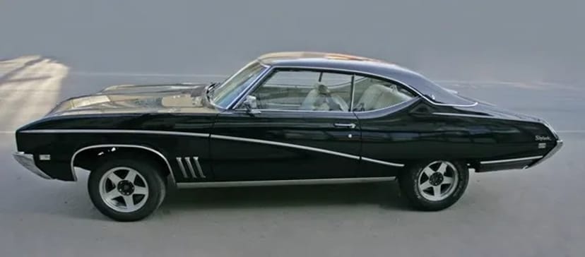 212 Ретро авто на зйомки фотосесії Buick Skylark Custom