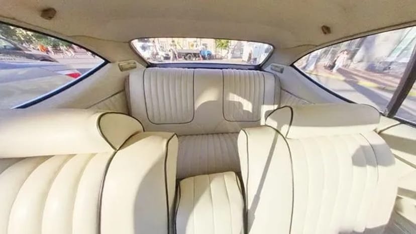 212 Ретро авто на зйомки фотосесії Buick Skylark Custom