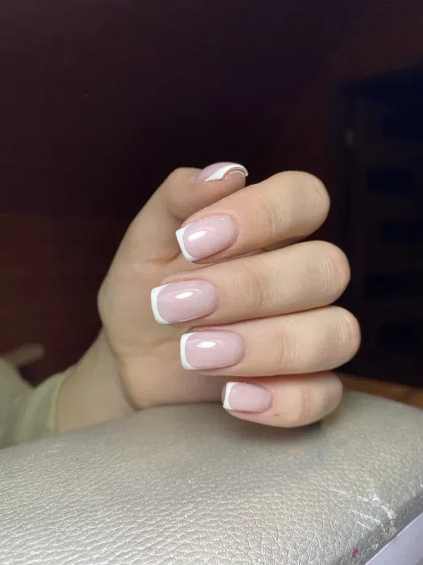 Нарощення нігтів Ужгород Твій ідеальний манікюр та педикюр тут!