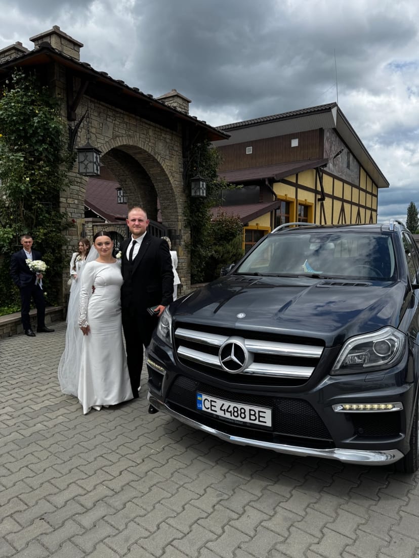 Авто з водієм на весілля. Royal Ride. Mercedes GL