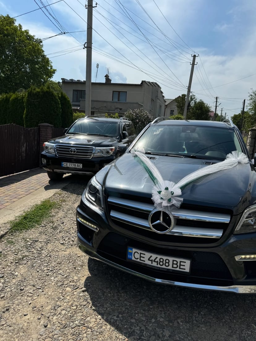 Авто з водієм на весілля. Royal Ride. Mercedes GL