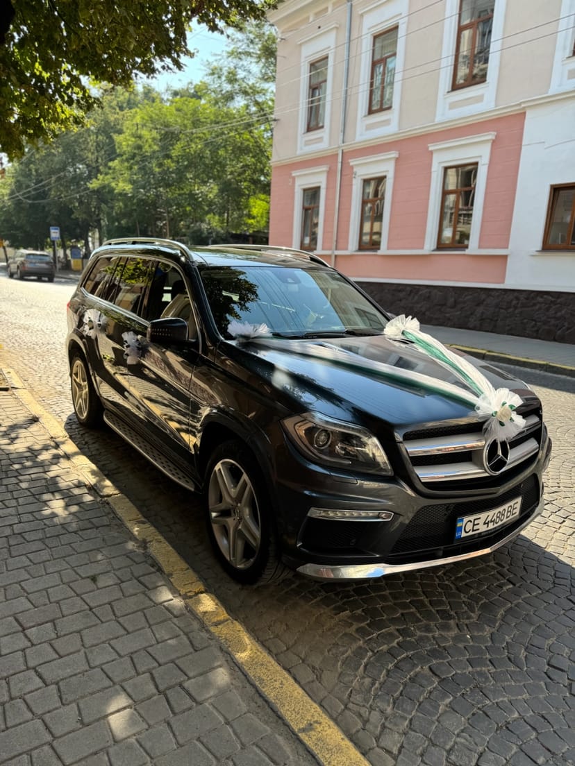 Авто з водієм на весілля. Royal Ride. Mercedes GL
