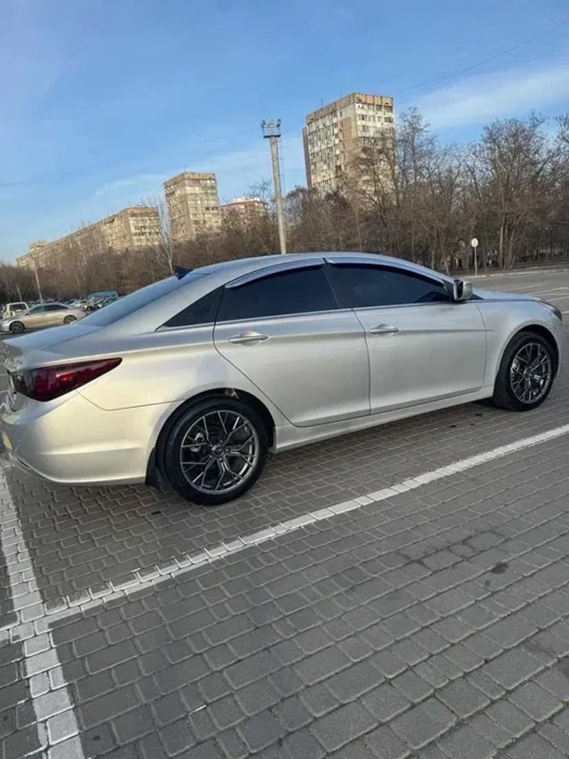 Hyundai Sonata авто преміум класу