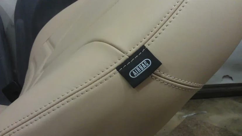 Перетяжка салону. Ремонт сидінь. Перетяжка керма,.