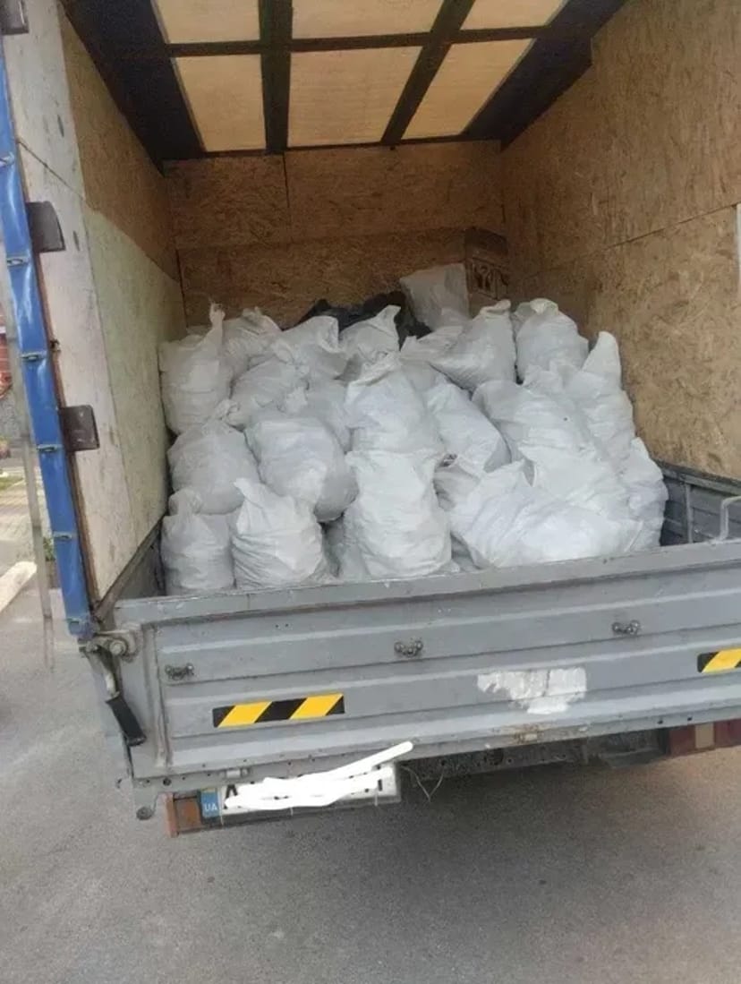 Вивіз сміття Київ,Дарницький район Осокорки Позняки.Газель,Зіл, КамАЗ