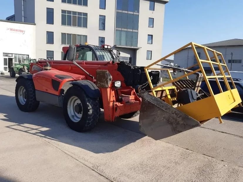 Телескопічний навантажувач — Manitou