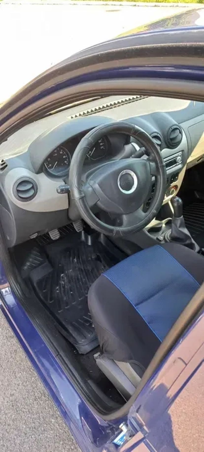 Авто SANDERO 2009 рік під таксі