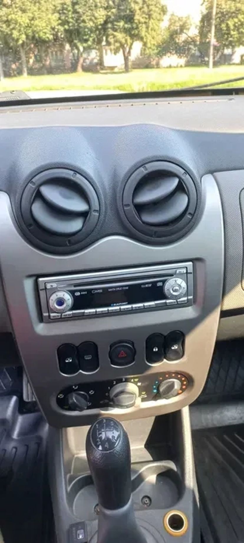 Авто SANDERO 2009 рік під таксі